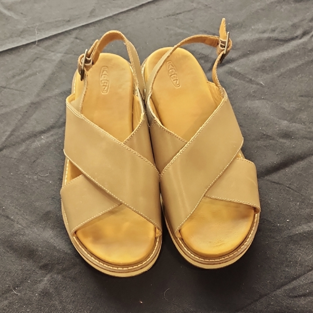 Keen Women's Beige Sandals size 10